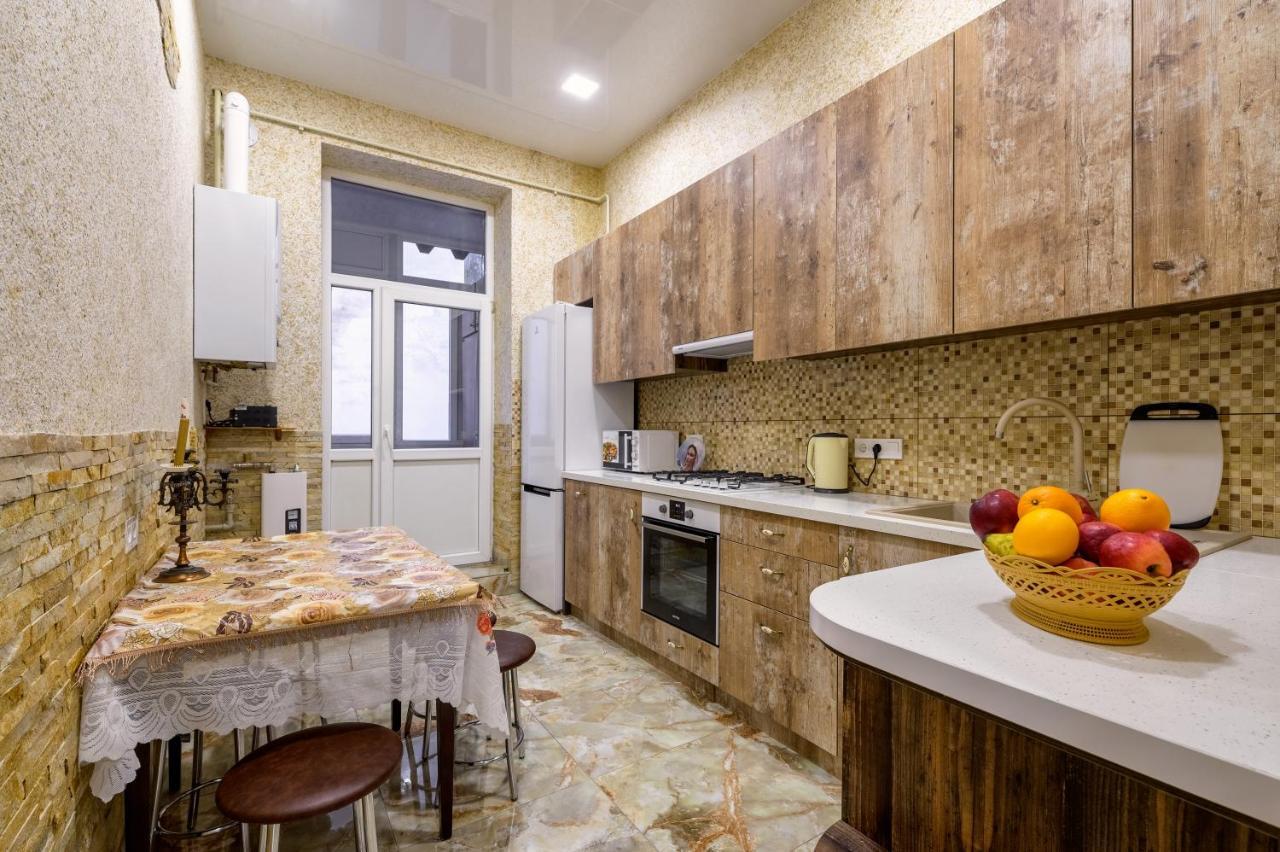 Noviy Svit 4 Apartments Lviv Dış mekan fotoğraf